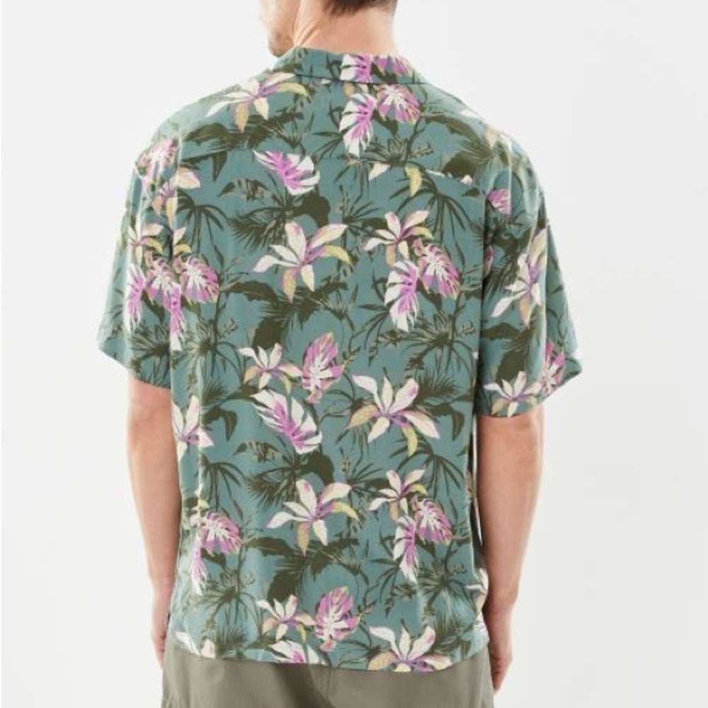 NWT Jack & Jones Green & Pink Floral Hawaiian Button-Down Shirt - Large - Picture 3 of 16